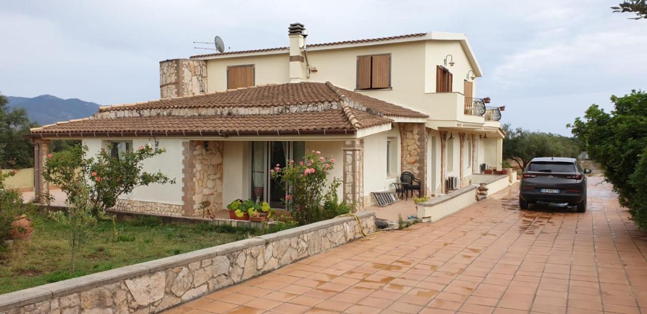 Villa Renzo E Lucia Sant Isidoro  외부 사진
