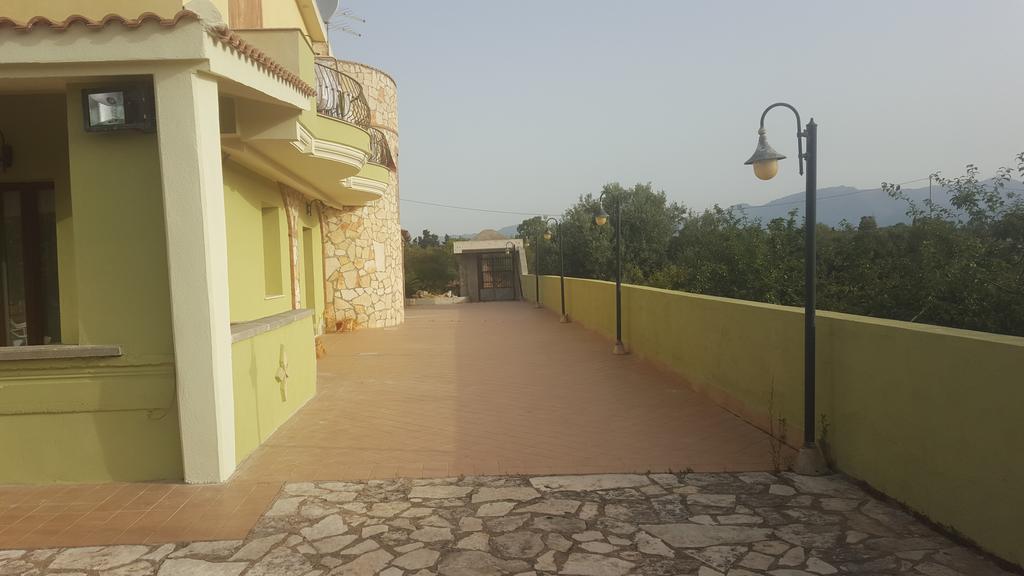 Villa Renzo E Lucia Sant Isidoro  외부 사진