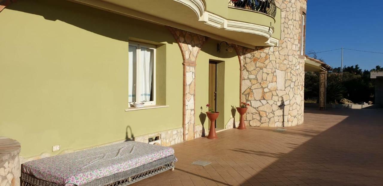 Villa Renzo E Lucia Sant Isidoro  외부 사진