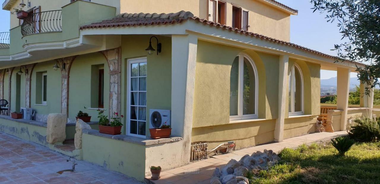 Villa Renzo E Lucia Sant Isidoro  외부 사진